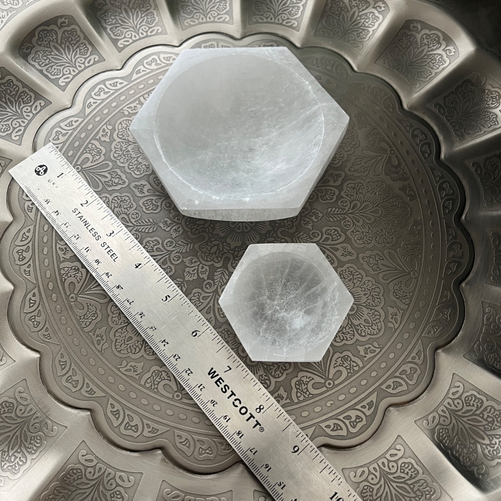 Mini White Selenite Hexagon Bowl - Picture 5 of 8